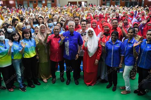 DATUK SERI ISMAIL SABRI YAAKOB