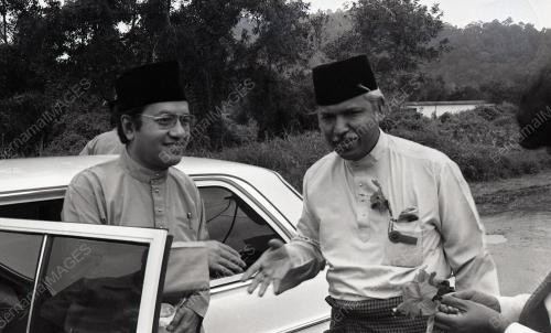DR. MAHATHIR MOHAMAD