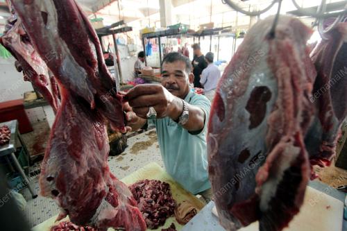 PENIAGA DAGING LEMBU