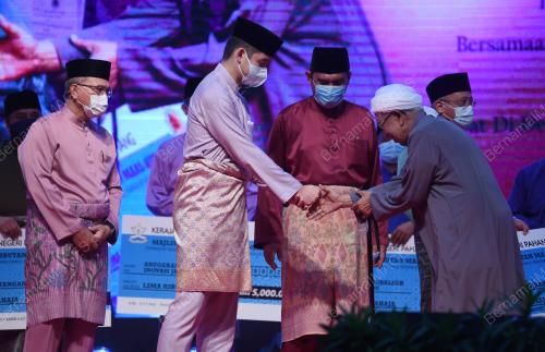 TENGKU HASSANAL IBRAHIM ALAM SHAH AL-SULTAN ABDULLAH