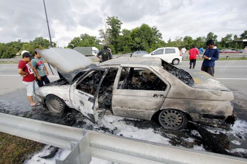 PH02_20122012_TERBAKAR