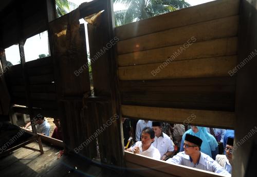 PH02_21012015_BANJIR