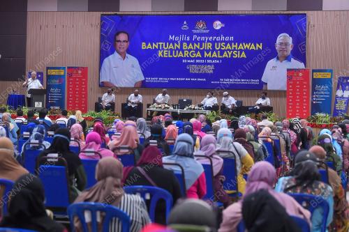 TAN SRI NOH OMAR