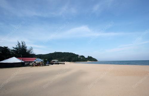 PANTAI PERANGINAN CHERATING
