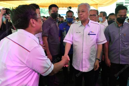 DATUK SERI ISMAIL SABRI YAAKOB