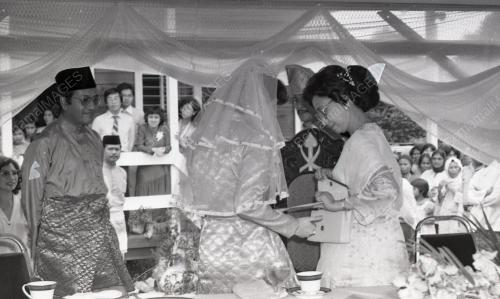 DR. MAHATHIR MOHAMAD