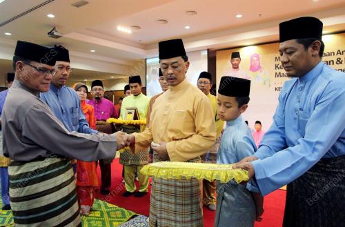 TENGKU ABDULLAH SULTAN AHMAD SHAH