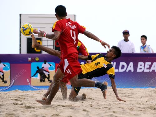 PH02_23102014_BOLA_PANTAI