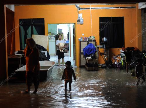 PH02_24012017_BANJIR