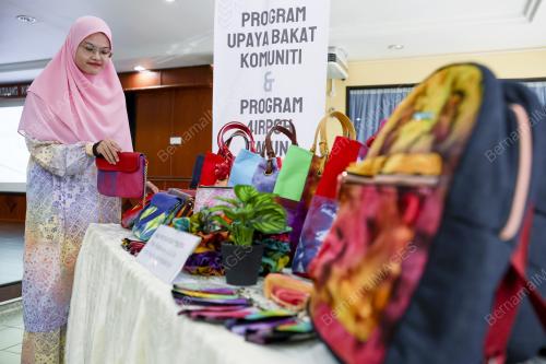 PELAJAR CEMERLANG OKU SERTAI KURSUS KEMAHIRAN