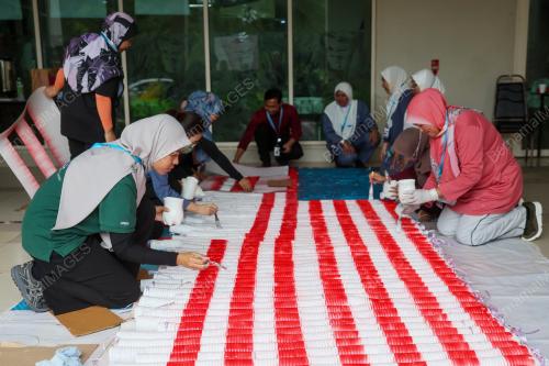 JALUR GEMILANG DARI BOTOL TERPAKAI