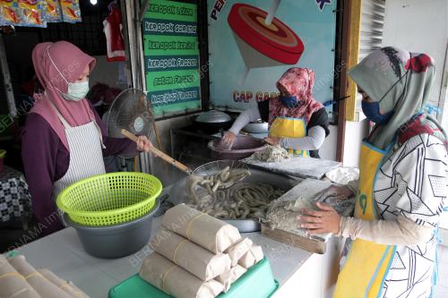 GERAI MENJUAL KEROPOK