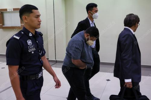 DIDAKWA KEMUKA TUNTUTAN PALSU PENJANA KERJAYA