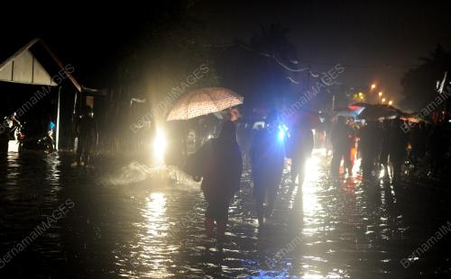 PH02_24122014_BANJIR