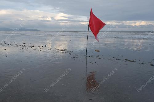 AMARAN LARANGAN MANDI LAUT