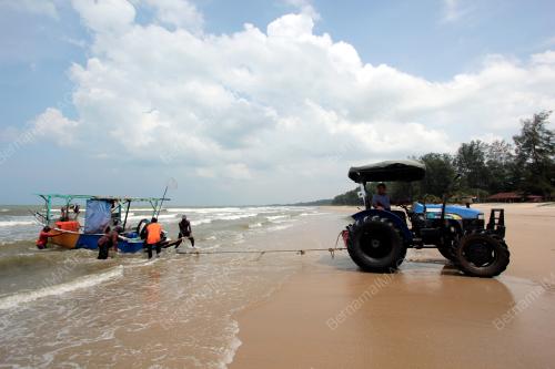 NELAYAN PANTAI