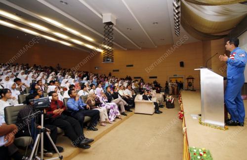 DR SHEIKH MUSZAPHAR SHUKOR