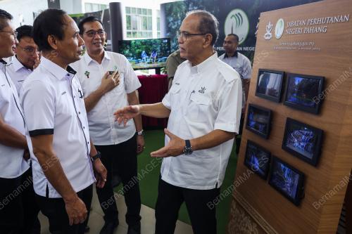 DATUK SERI WAN ROSDY WAN ISMAIL