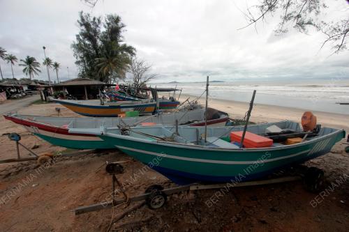 BOT NELAYAN PANTAI BERLABUH