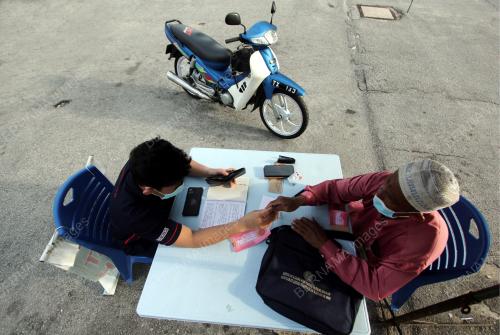 MENUNAIKAN ZAKAT FITRAH