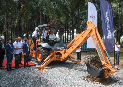 DATUK SERI FADILLAH YUSOF