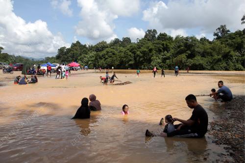 BERKELAH DI PASIR PUTERI, SUNGAI LEMBING