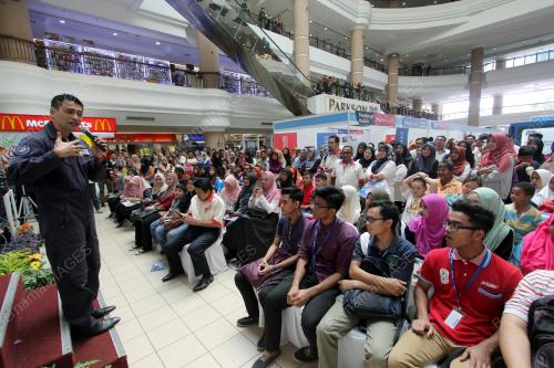 PH02_27032016_ANGKASAWAN