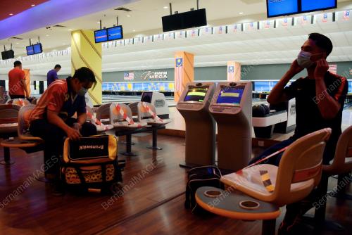 PEMINAT SUKAN BOLING