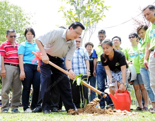 PH02_27092014_LIOW_BENTONG