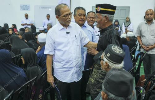 DATUK SERI WAN ROSDY WAN ISMAIL