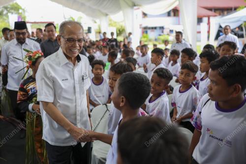 DATUK SERI WAN ROSDY WAN ISMAIL
