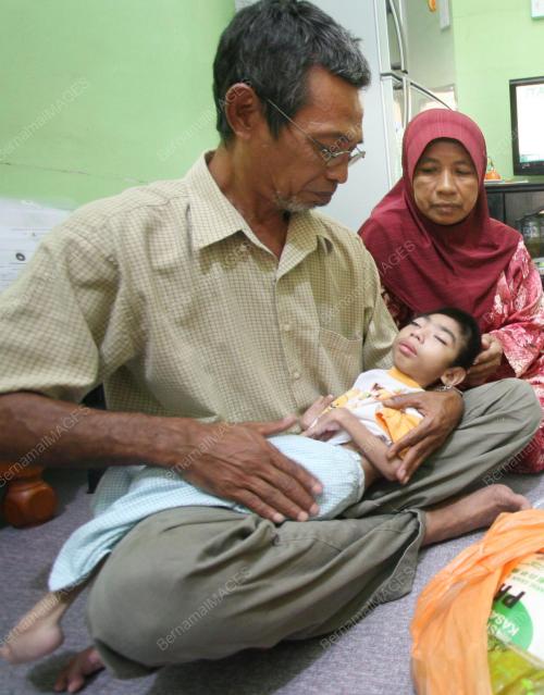 AHMAD SYUKRAN
