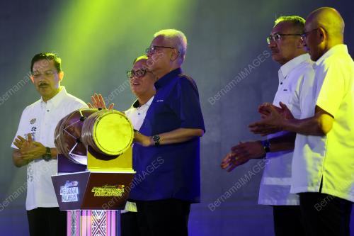 DATUK SERI ISMAIL SABRI YAAKOB