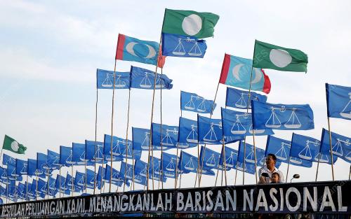 PH02_30032013_BENDERA