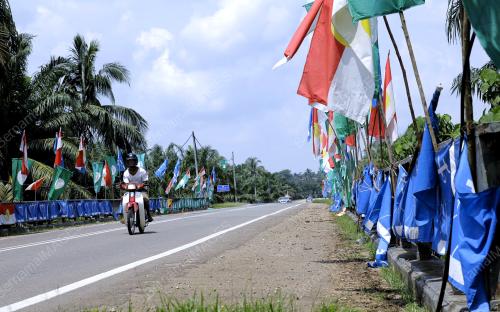 PH02_30052012_BENDERA_PARTI