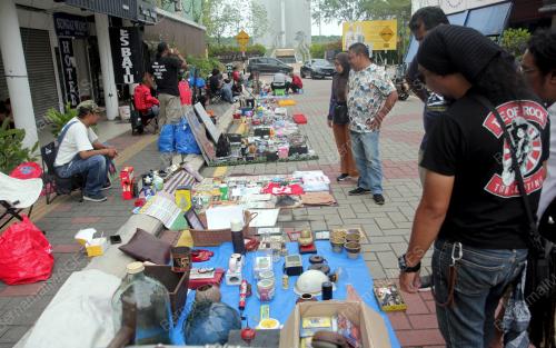 PASAR KALSIK RODA DUA