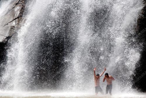 PH02_30112019_AIR_TERJUN