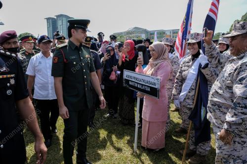 TENGKU HASSANAL IBRAHIM ALAM SHAH AL SULTAN ABDULLAH