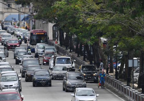 PEJALAN KAKI SOLO