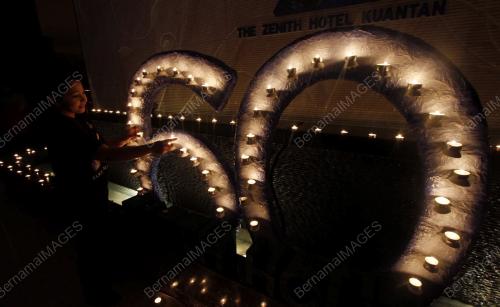 PH03_01042012_EARTH_HOUR