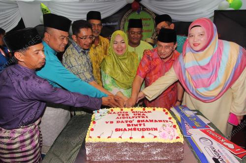PH03_01082015_RAYA