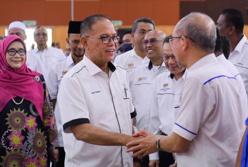 DATUK SERI WAN ROSDY WAN ISMAIL
