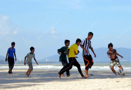 PH03_02112013_BOLA_DEMAM