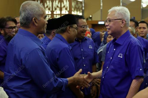 DATUK SERI ISMAIL SABRI YAAKOB