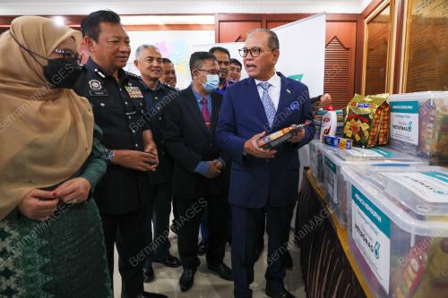 DATUK SERI WAN ROSDY WAN ISMAIL