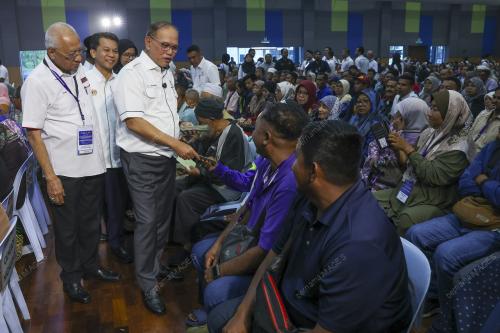DATUK SERI WAN ROSDY WAN ISMAIL