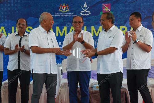 DATUK SERI WAN ROSDY WAN ISMAIL