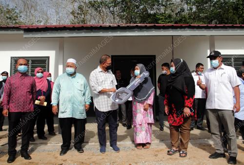DATUK SERI WAN ROSDY WAN ISMAIL