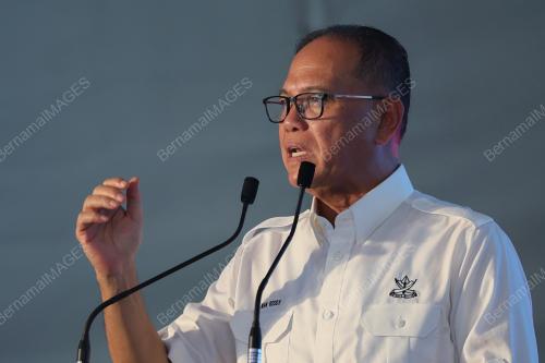 DATUK SERI WAN ROSDY WAN ISMAIL