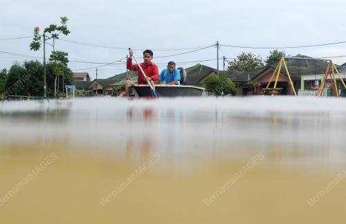 PH03_04122013_BANJIR
